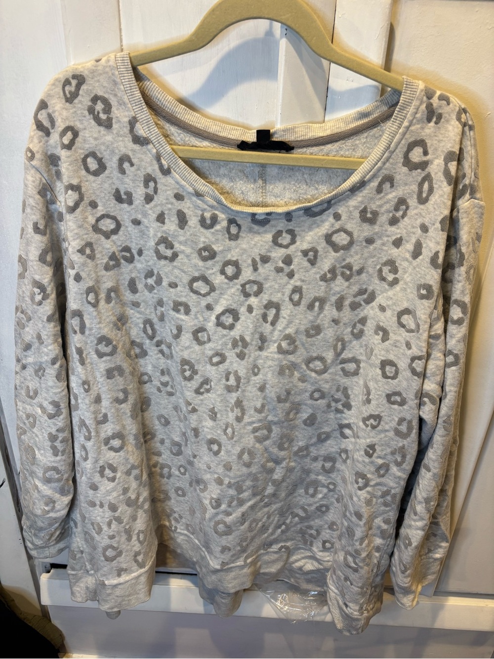 Jane and Delancey Light Gray Leopard Print Pullover Sweatshirt